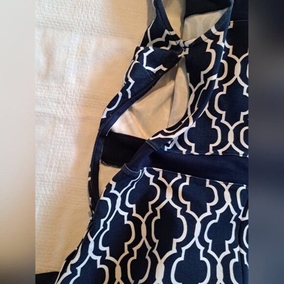 Lands' End Sleeveless Fit & Flare Dress Geometric Print Stretch Navy Size 6 EUC - Picture 3 of 6